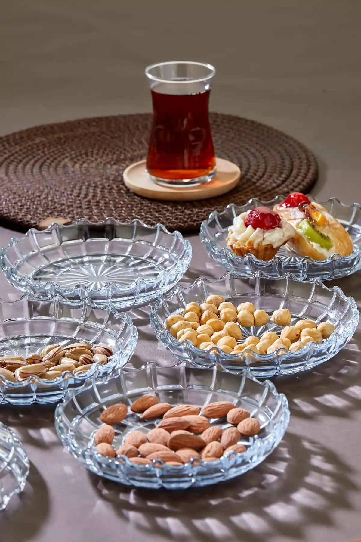 Çay Saati Tabağı ile Dekorasyonun Şıklığını Artıran Yaratıcı Kullanım İpuçları