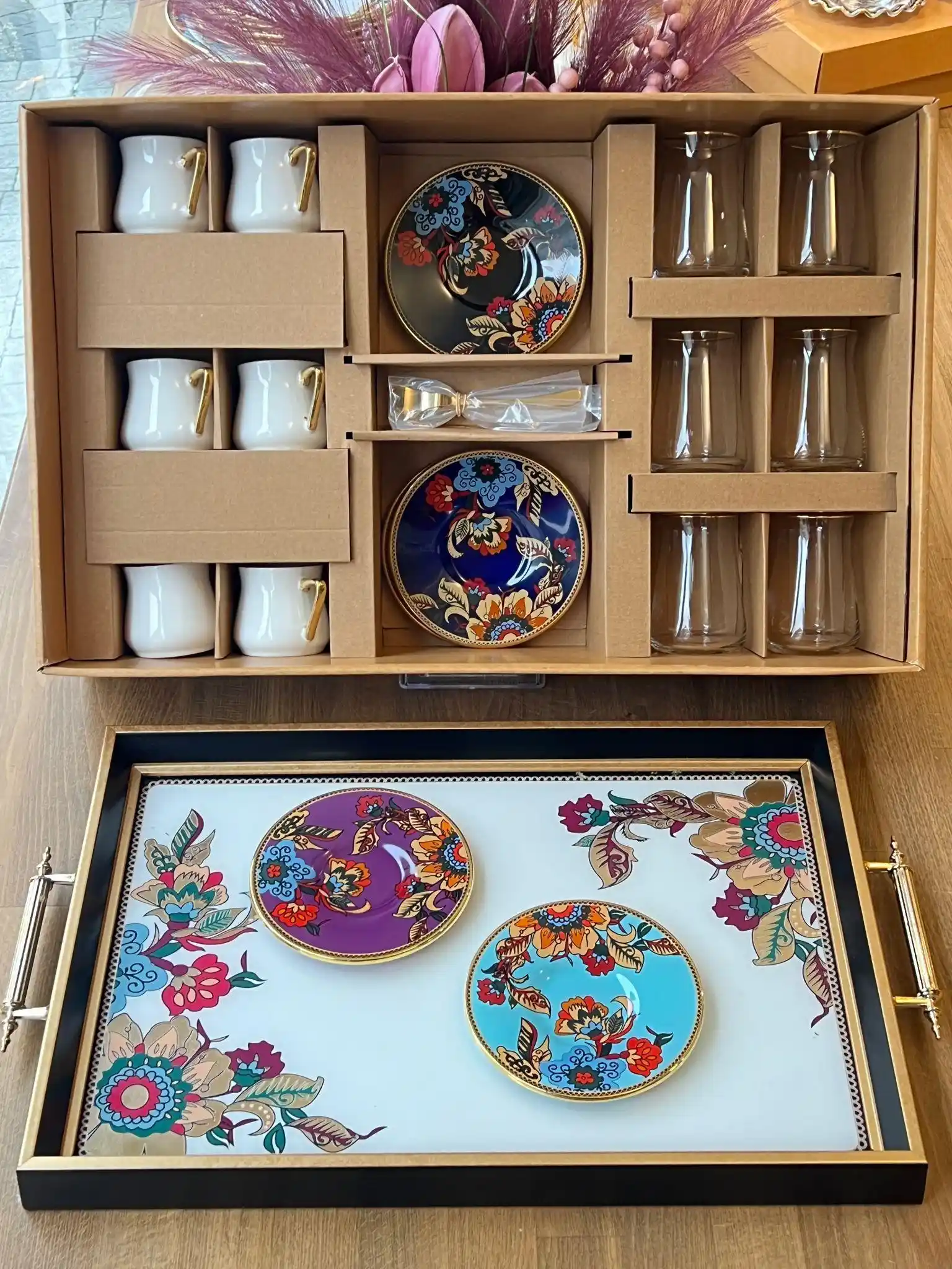 Çay ve Kahve Setleri ile Dekorasyonda Şıklık ve İşlevsellik Analizi