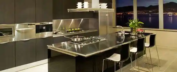 Çelik Mutfak Dekorasyonunda Modern ve Fonksiyonel Tasarımlar ve Avantajları