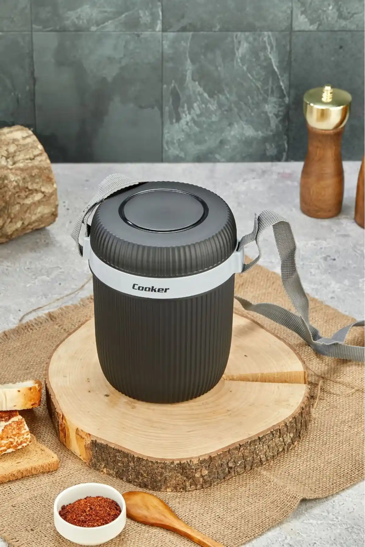 Çelik Yemek Termosları: Estetik ve Fonksiyonelliği Bir Arada Sunan Modern Dekorasyon Unsuru