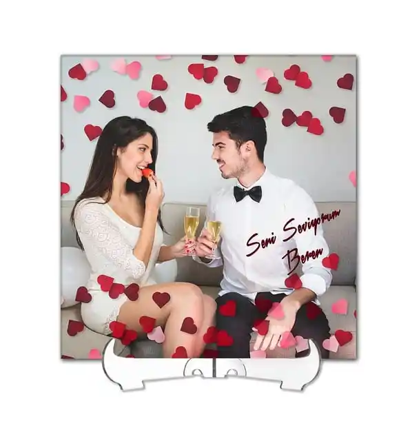 Çerçeve Dekorasyonunda Stil ve Güzelliğin Buluşmasıyla Evinize Şıklık Katın