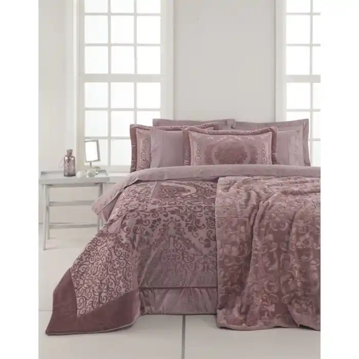 Çeyiz Seti Yatak Örtüsü Seçimi ve Dekorasyonda Kullanım İpuçları