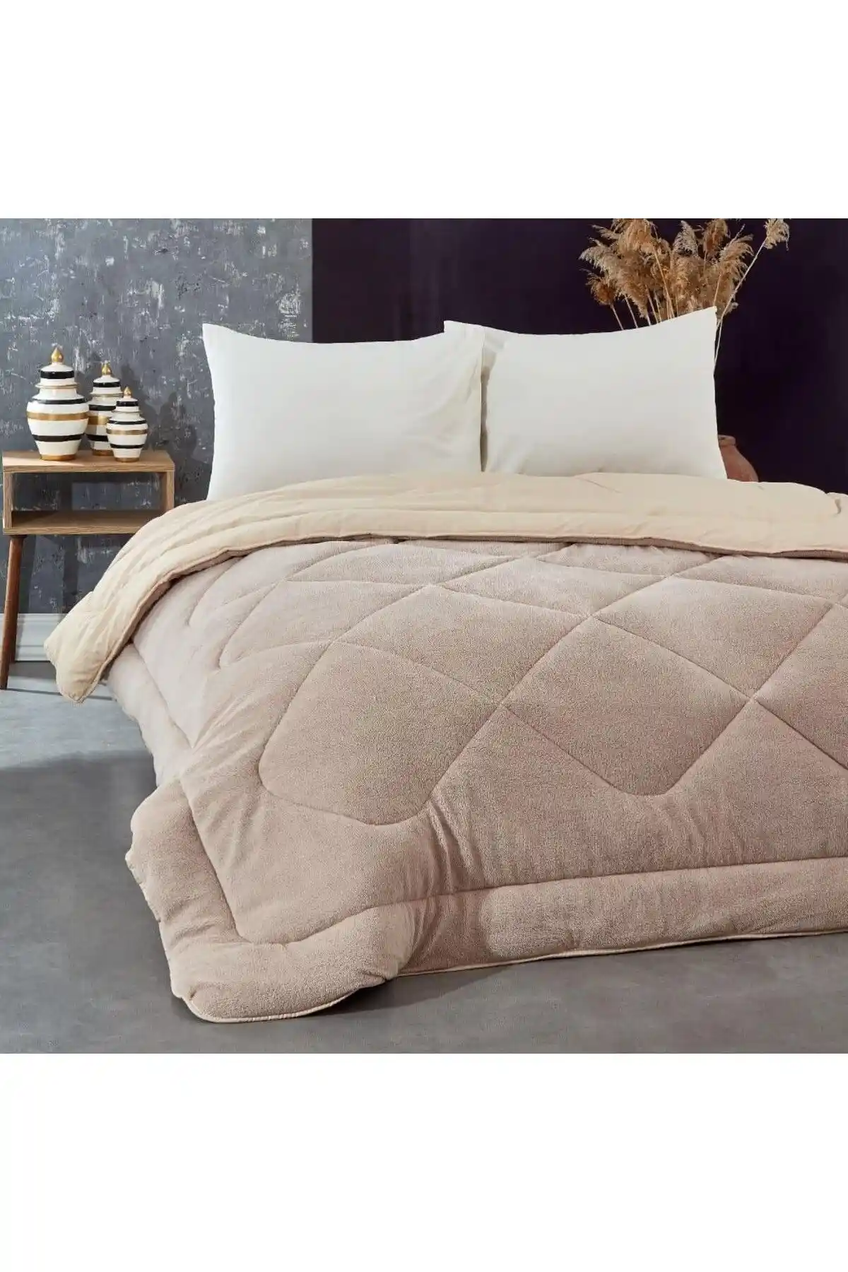 Çeyizlik Yorgan: Geleneksel ve Modern Dekorasyonda Sıcaklık ve Şıklık Yansıması