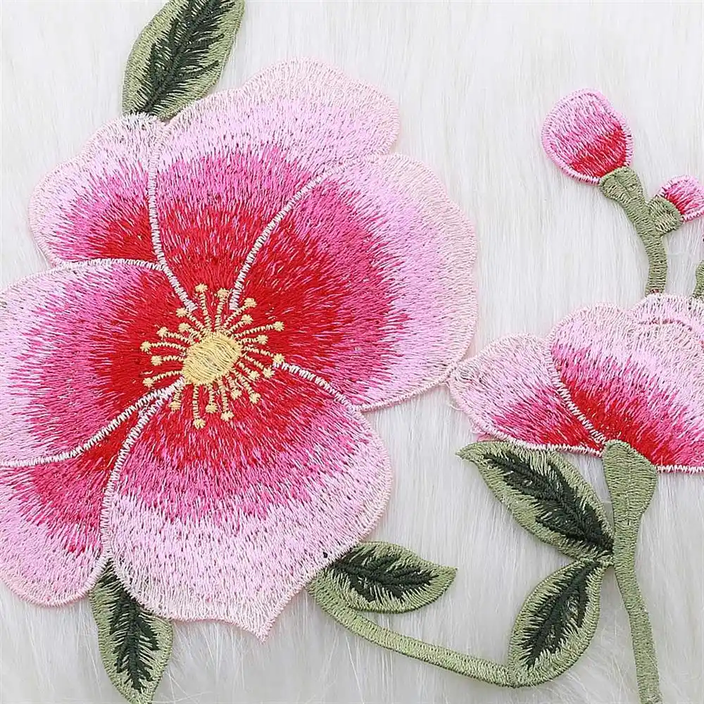 Çiçek Aplikelerle Doğadan İlham Alan Şık ve Modern Dekorasyon Fikirleri