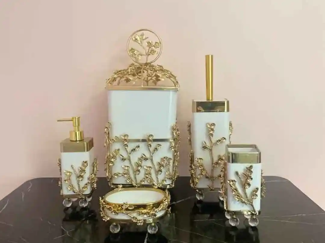 Çiçek Sabunluklarıyla Dekorasyonunuza Doğal ve Şık Dokunuşlar Yapın