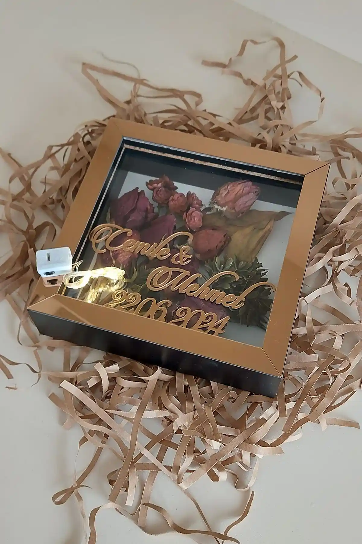 Çiçek Saklama Kutuları ile Dekorasyonunuzu Şıklık ve İşlevsellikle Zenginleştirin