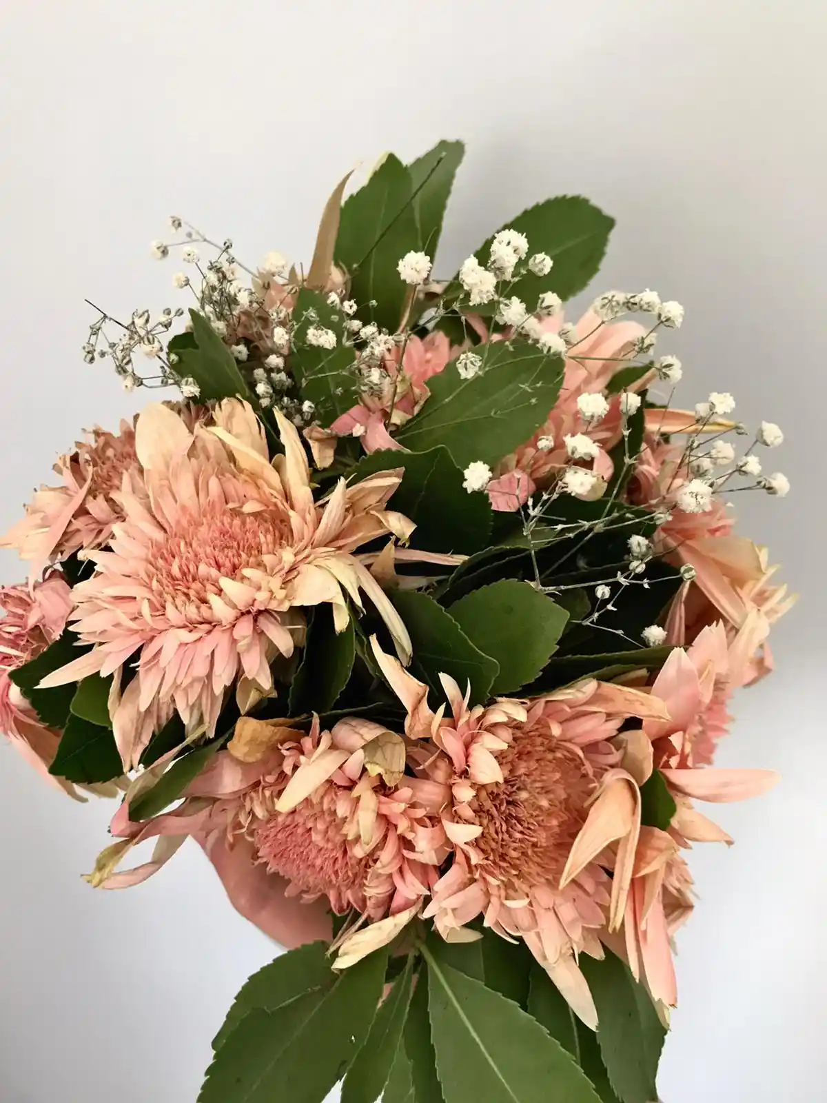 Çiçek Sepeti Vazo ile Dekorasyonunuza Zarif ve Şık Dokunuşlar Yapın