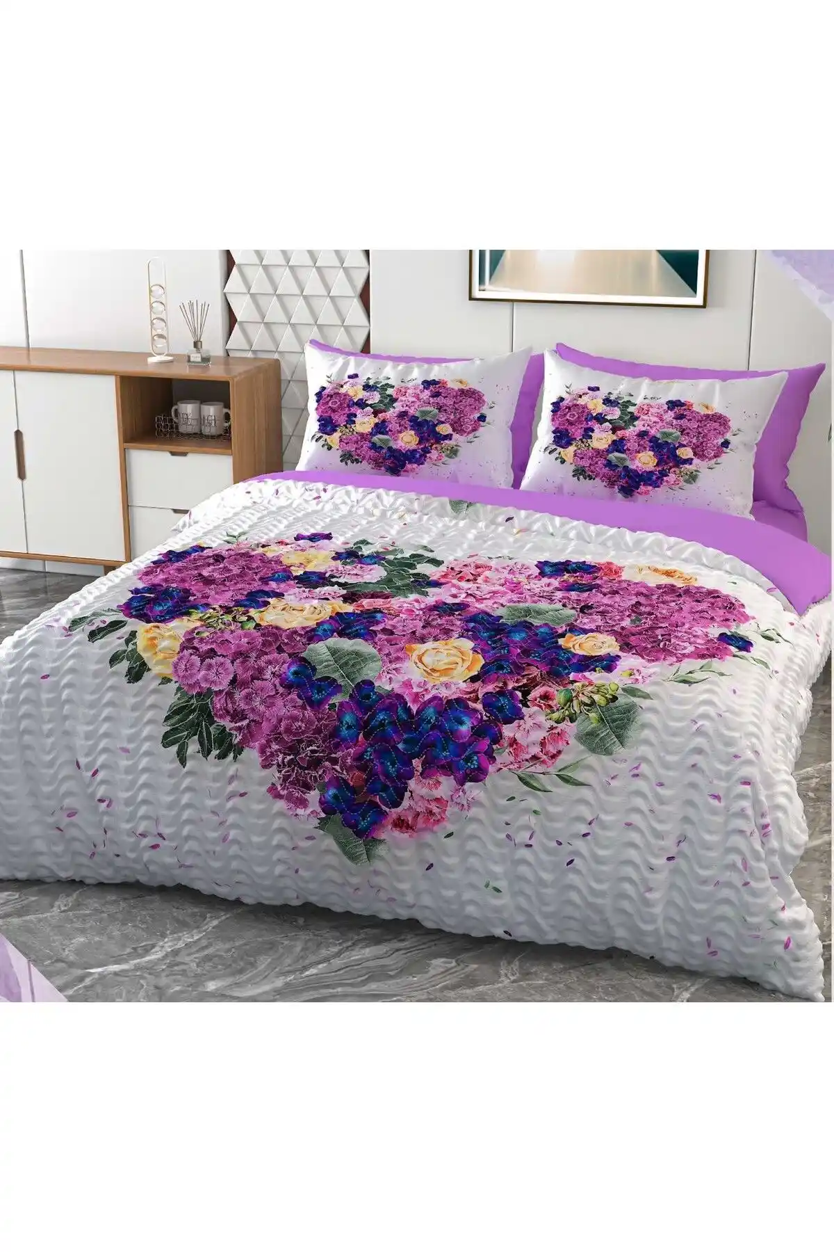 Çiçek Sepeti ve Nevresim Takımıyla Ev Dekorasyonunda Zarafetin Simgeleri