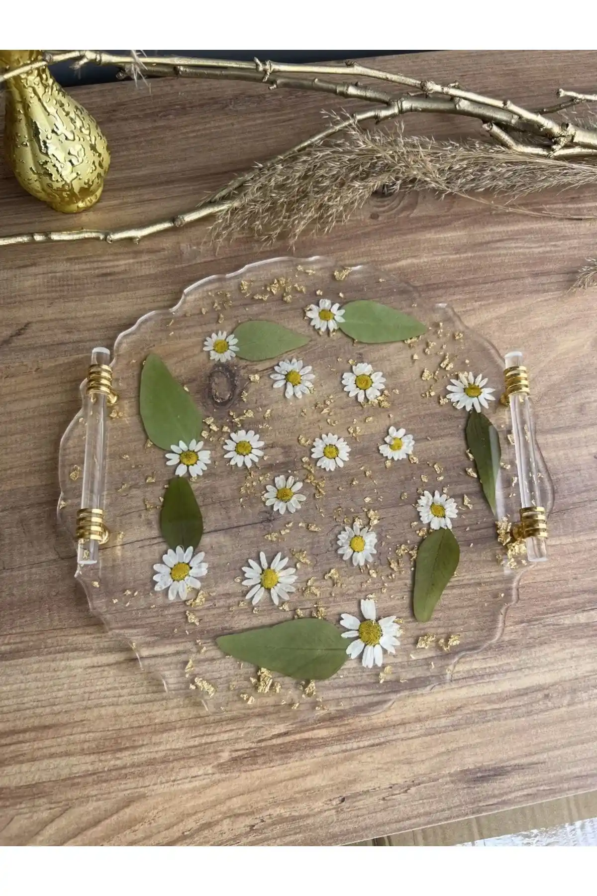 Çiçekli Epoksi Tepsi ile Dekorasyonda Zarafet ve Fonksiyonellik Artırma