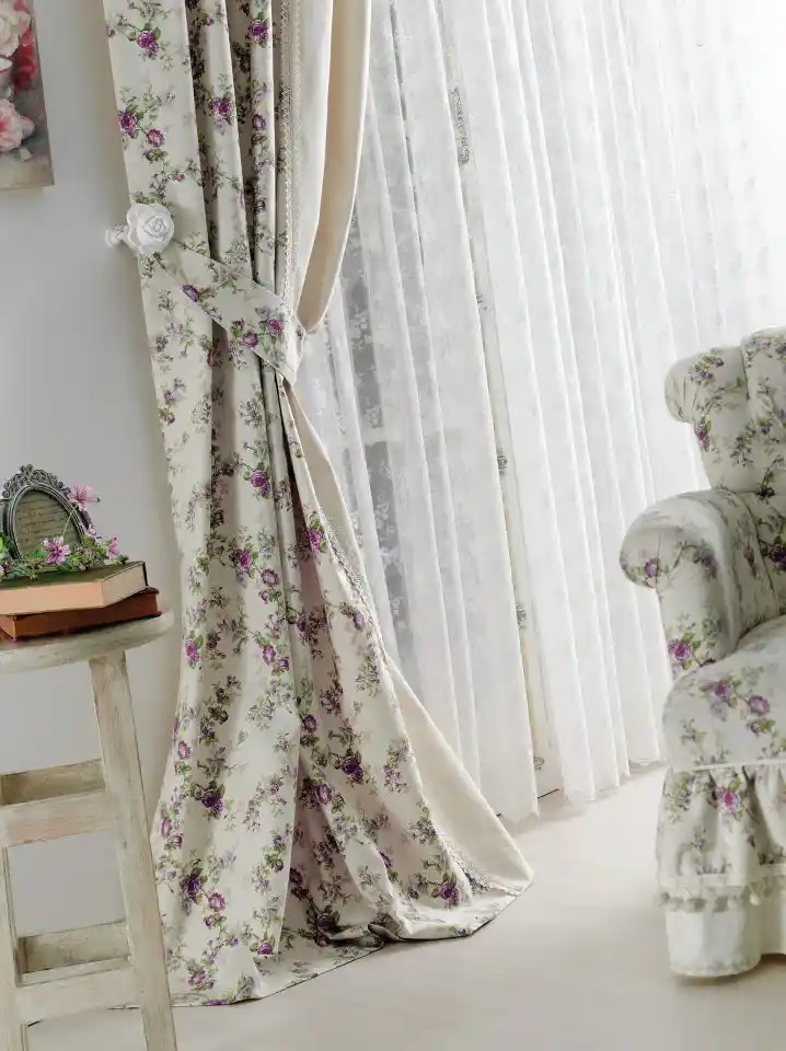 Çiçekli Fon Perdeler ile Ev Dekorasyonunda Doğal ve Zarif Bir Atmosfer Yaratın