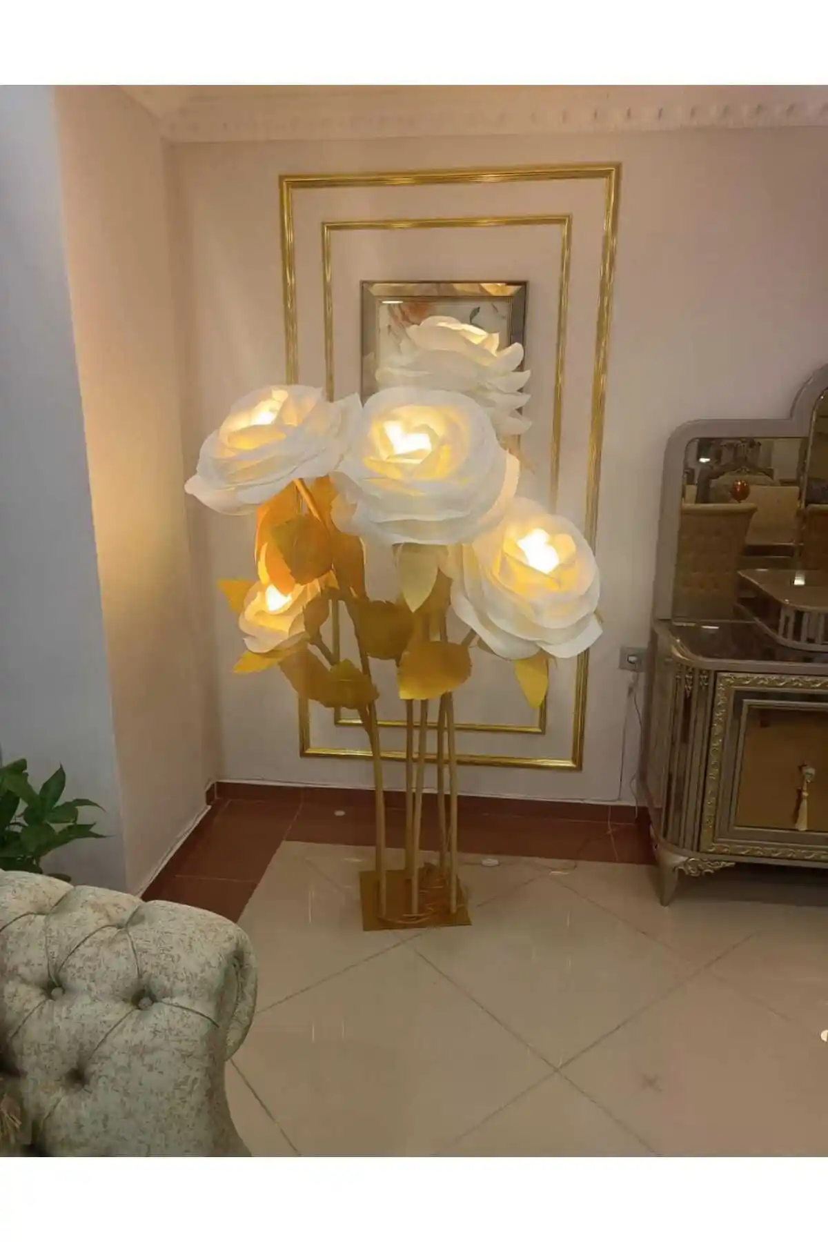 Çiçekli Lambaderlerle Doğal ve Şık Ev Dekorasyonu İçin İpuçları ve Seçim Rehberi