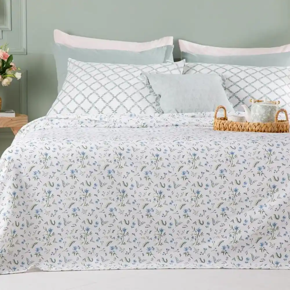 Çiçekli Pike Takımlarıyla Yatak Odalarınıza Doğal ve Şık Bir Dokunuş