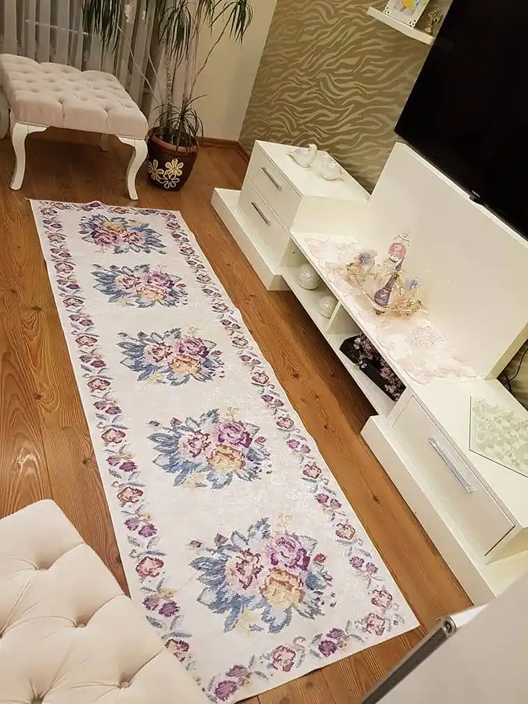 Çiçekli Yolluklar: Dekorasyonda Zarafet ve Canlılık Yaratmanın En İyi Yolları