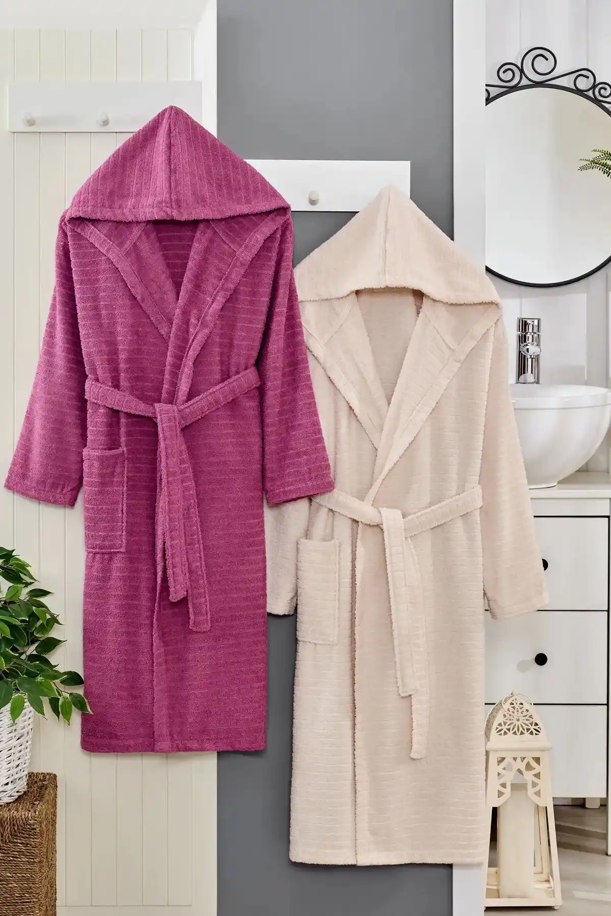 Çift Bornoz Kullanımıyla Banyolarınızı Şık ve Konforlu Hale Getirin