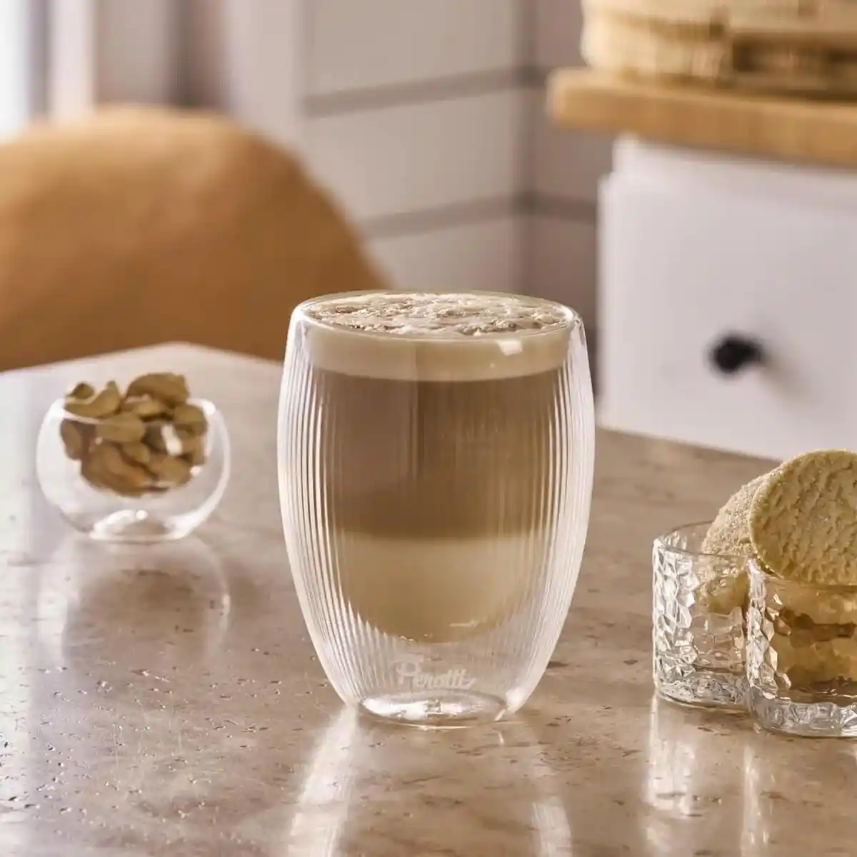 Çift Cidarlı Bardaklar: Modern Dekorasyon ve Fonksiyonellik İçin En İyi Seçenekler