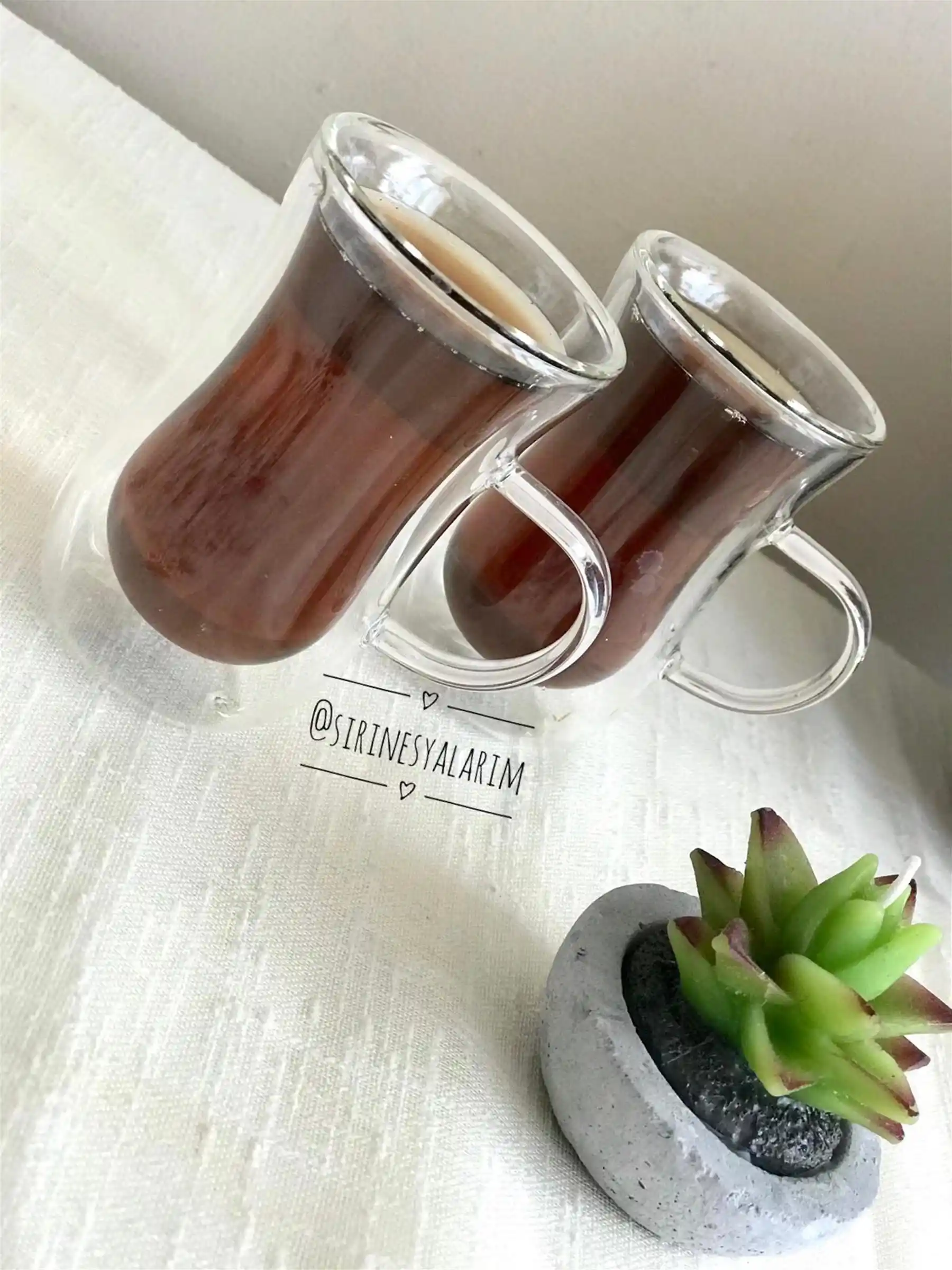 Çift Cidarlı Çay Bardağı ile Modern Dekorasyon ve Fonksiyonellik Önerileri