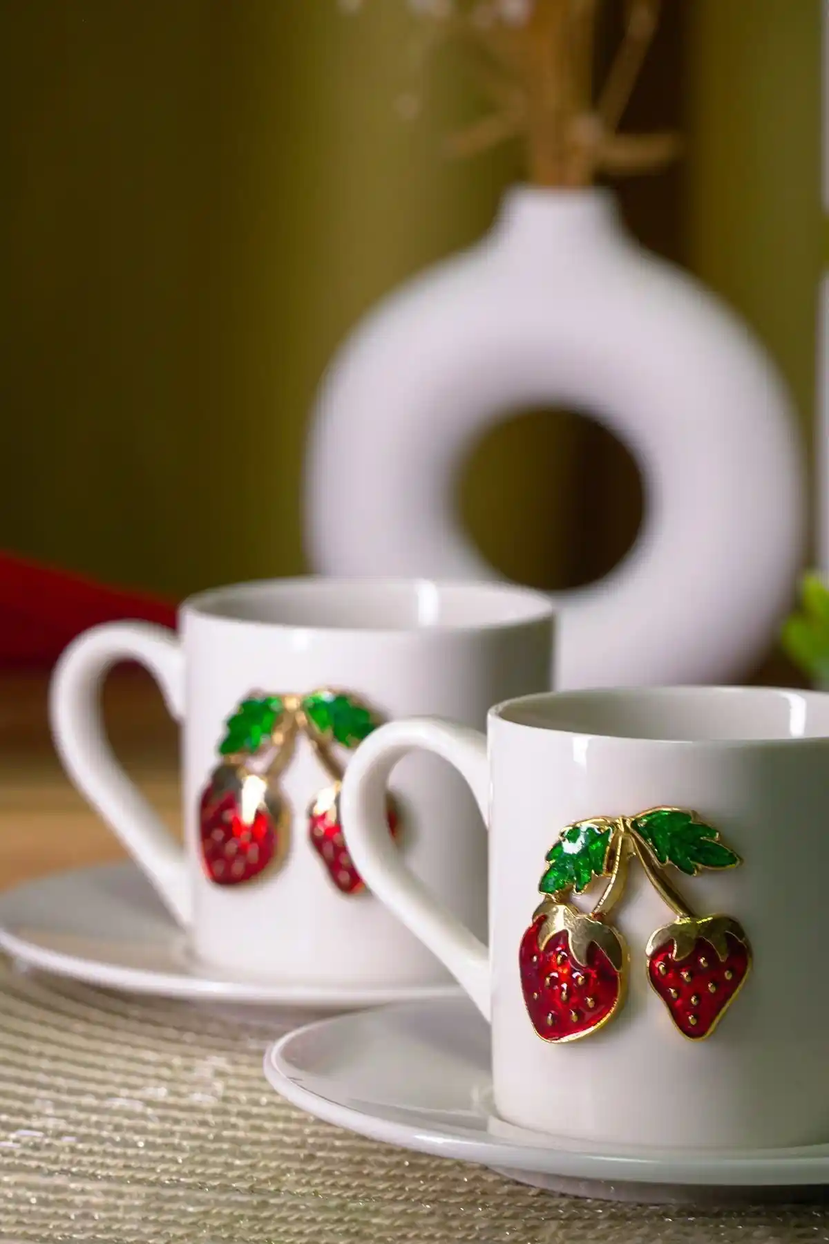 Çift Fincan Takımı ile Ev Dekorasyonunuzu Şıklık ve Fonksiyonellik ile Zenginleştirin