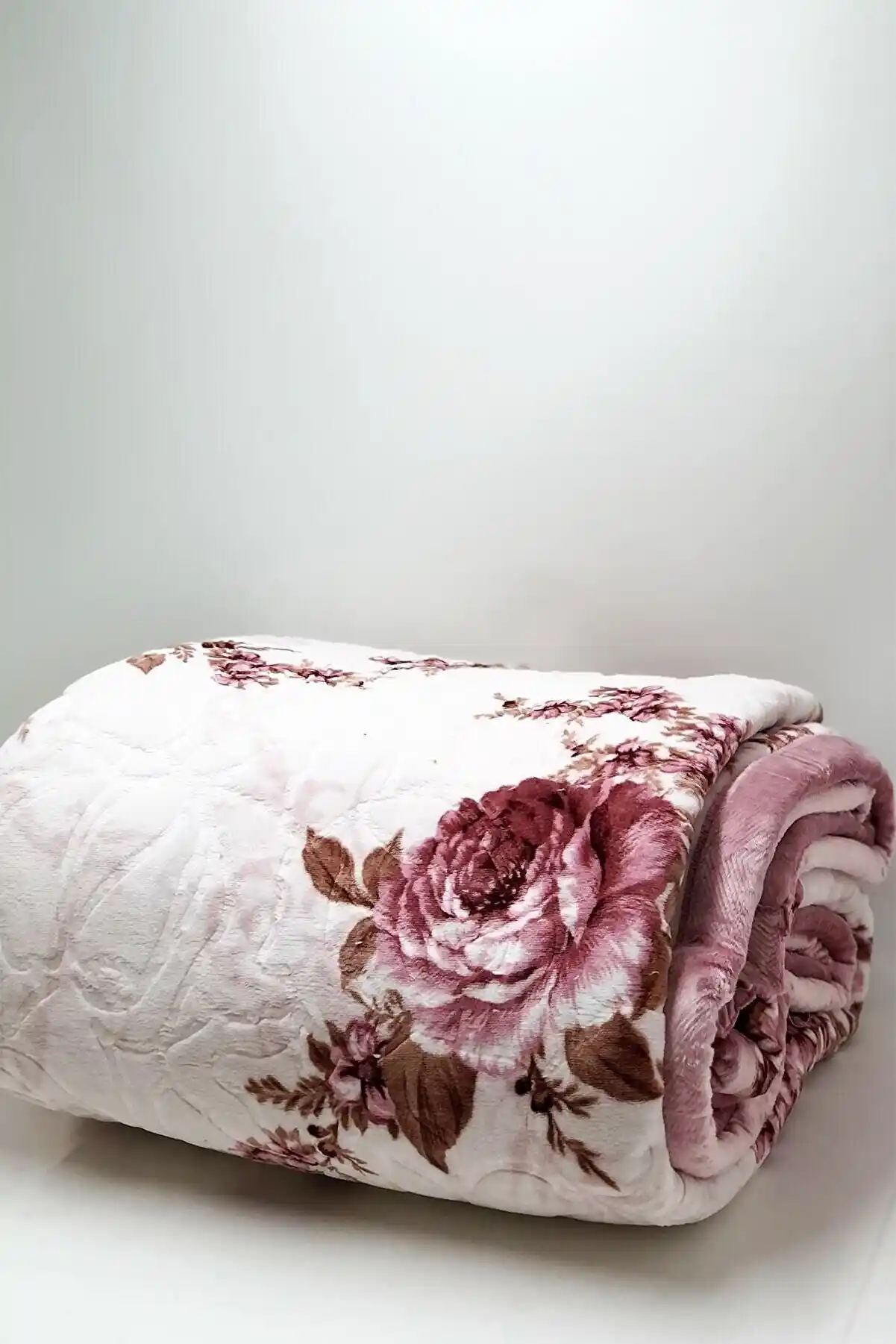 Çift Katlı Battaniye Seçimi ve Dekorasyonda Kullanımı Hakkında Kapsamlı Rehber