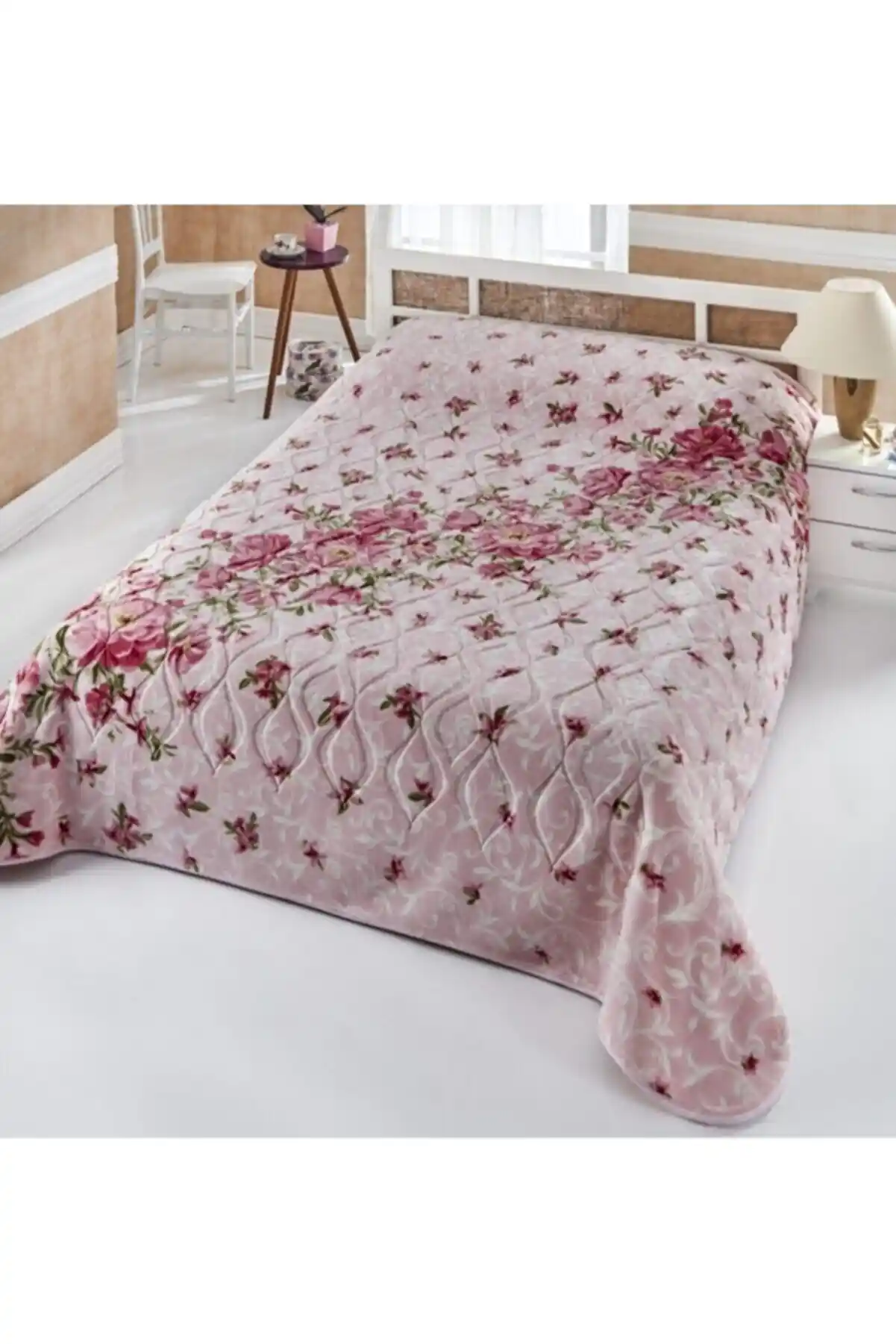 Çift Kişilik Kalın Battaniyelerle Ev Dekorasyonunda Sıcaklık ve Estetik Çözümler