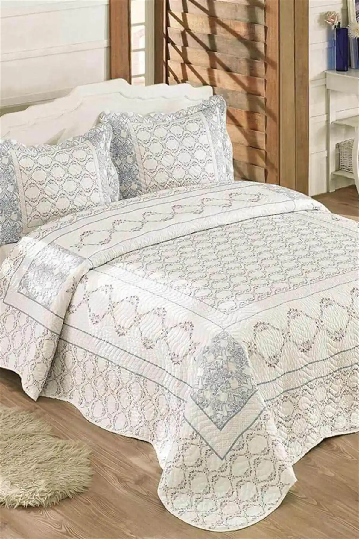 Çift Kişilik Kapitone Yatak Örtüsü ile Yatak Odası Dekorasyonunu Geliştirin