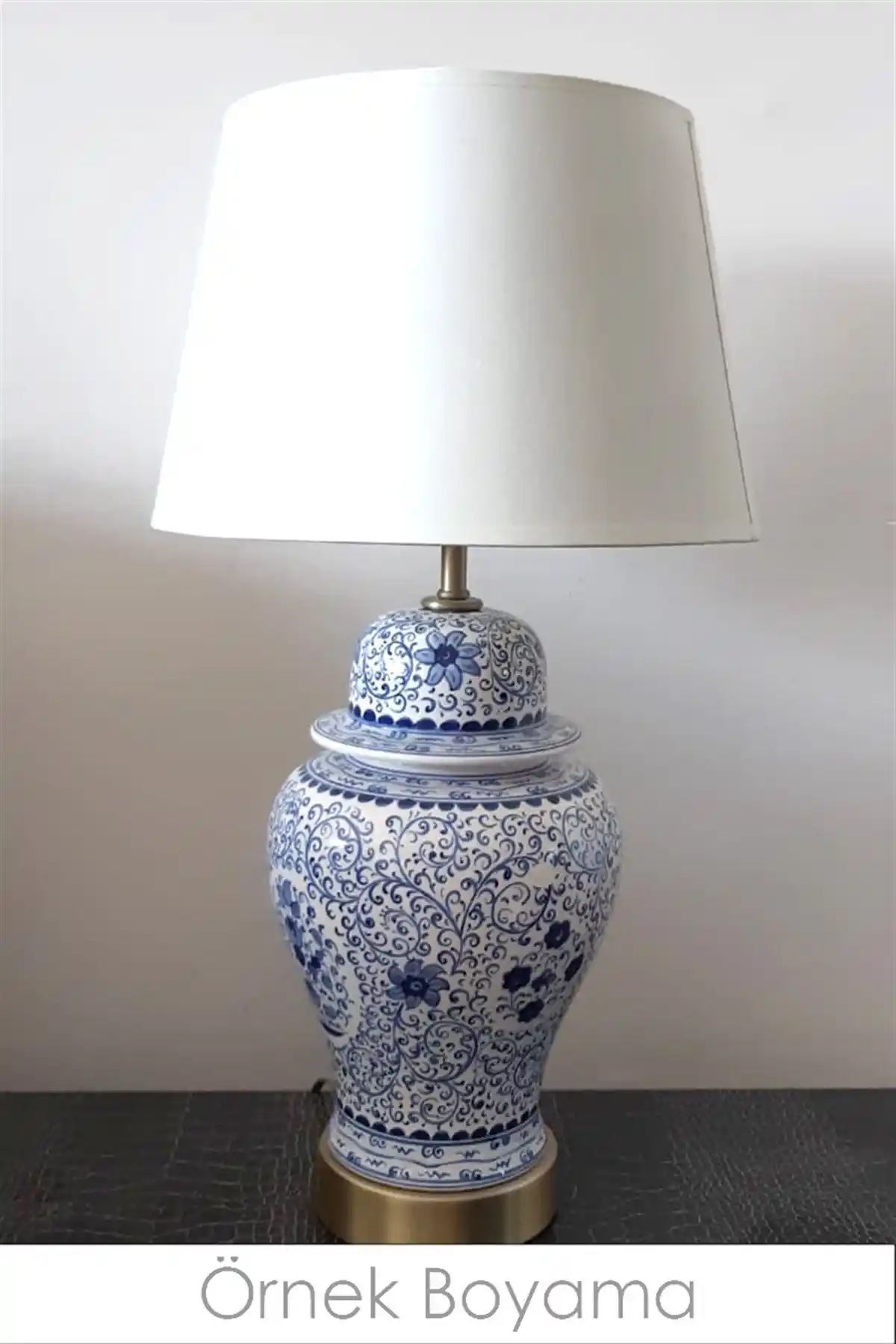 Çini Abajur: Geleneksel Türk Sanatını Modern Dekorasyonda Kullanım Rehberi