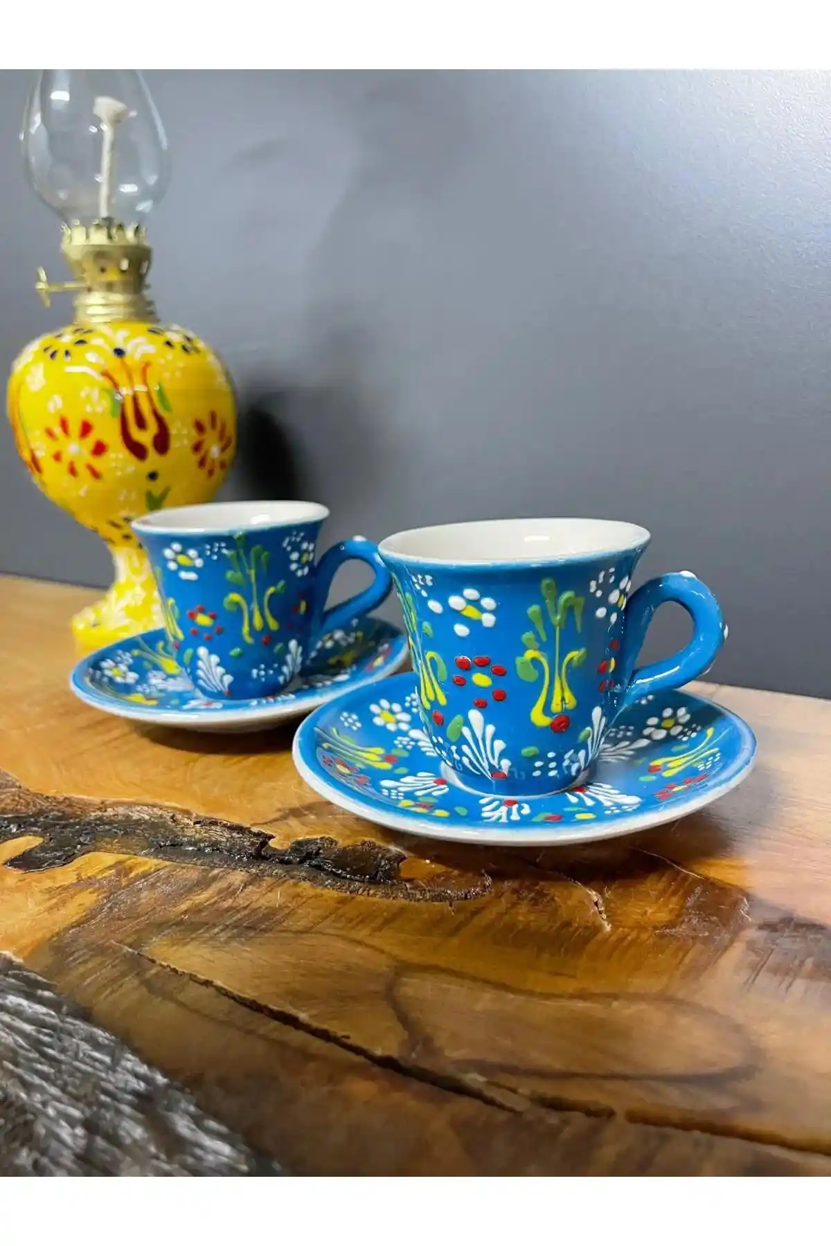 Çini Desenli Kahve Fincanlarıyla Dekorasyona Zarif ve Kültürel Dokunuşlar