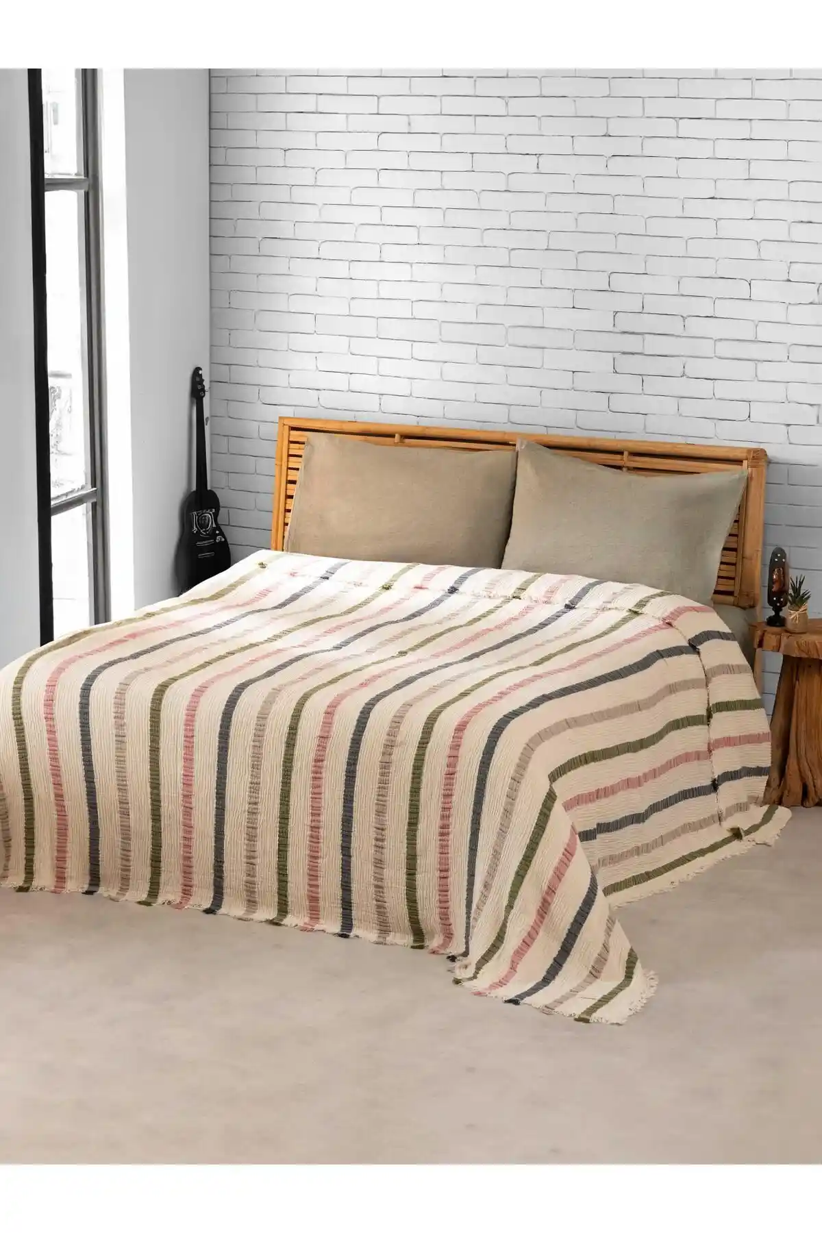 Çizgili Yatak Örtüsü ile Dekorasyonunuzu Canlandırmanın Yolları
