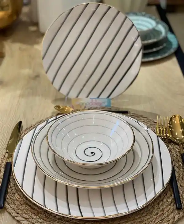 Çizgili Yemek Takımıyla Dekorasyonunuza Şıklık Katmanın Yolları ve Trendleri
