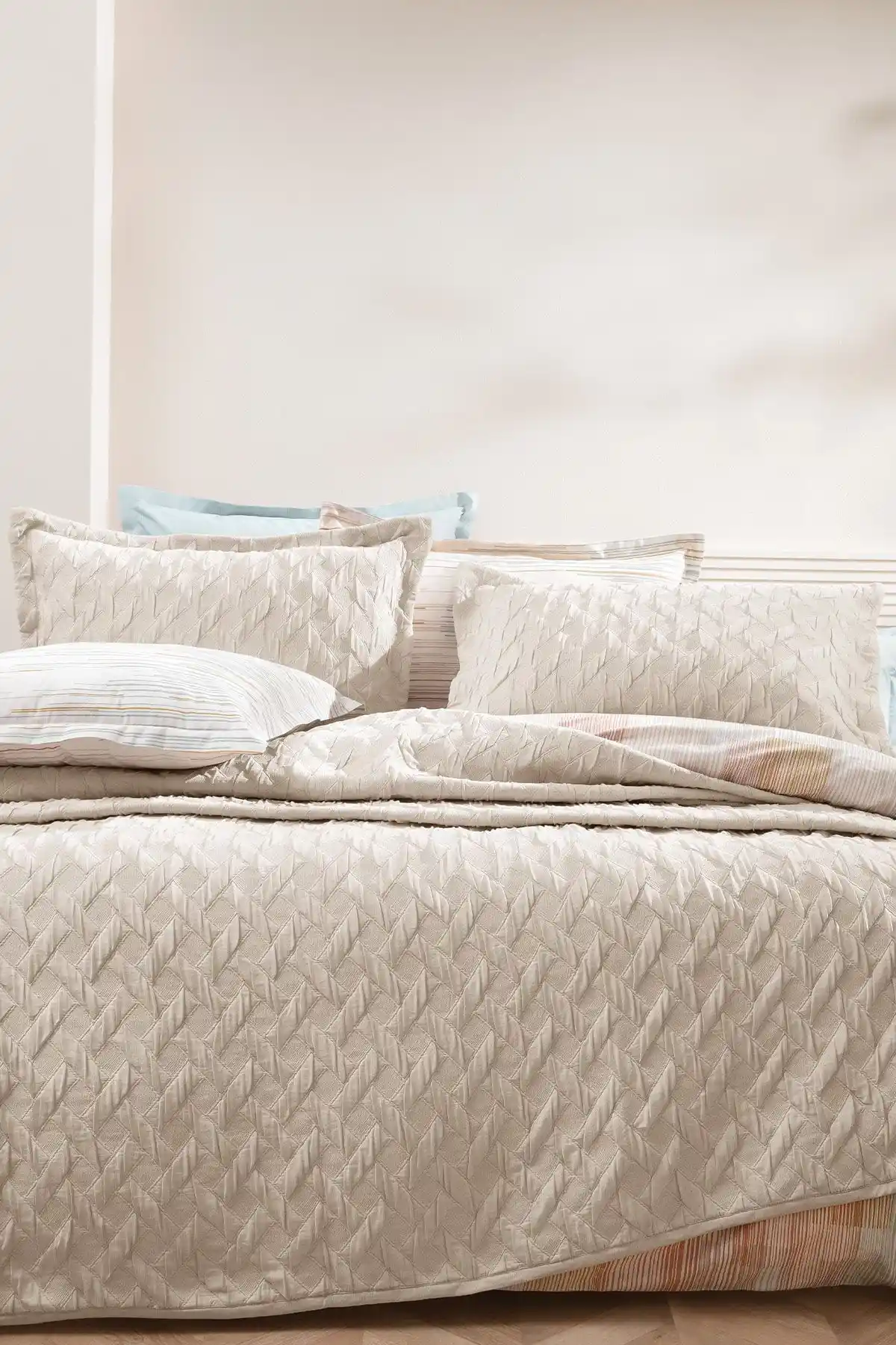 Çok Amaçlı Yatak Örtüsü Seçenekleri ve Dekorasyon İpuçları