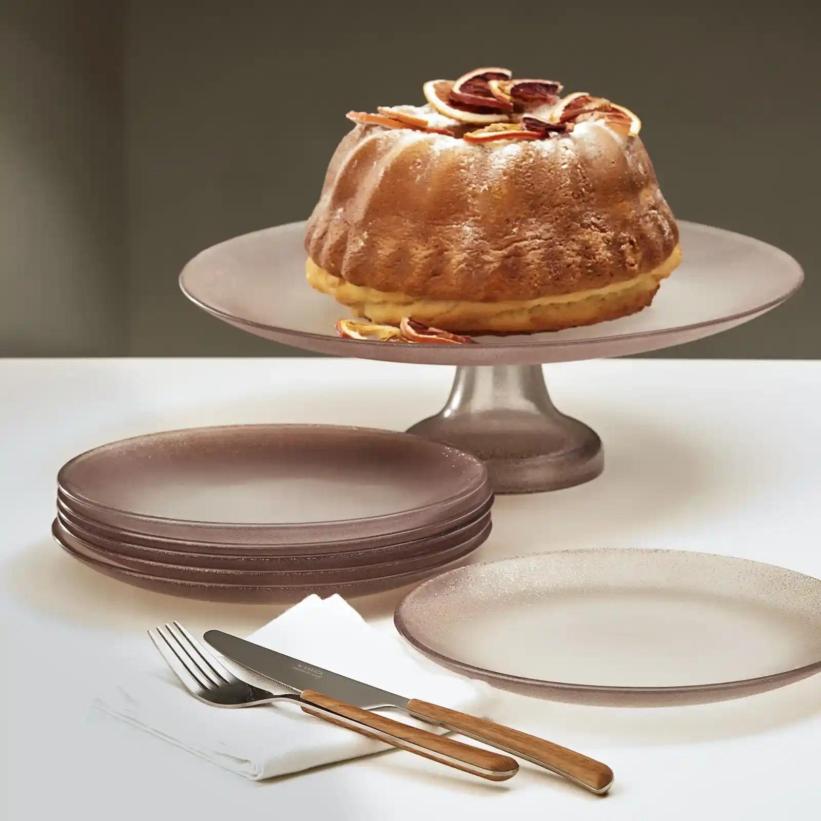 Dekorasyonda Pasta Setleri: Şık ve Fonksiyonel Sunumlar İçin En İyi Seçenekler