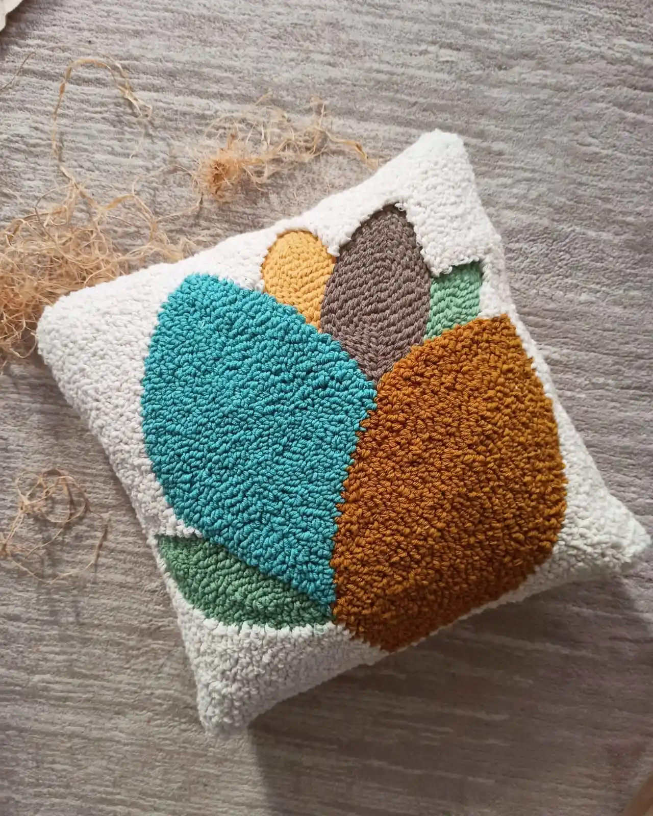 Dekorasyonda Punch Yastıklar: Şıklık ve Konforun Buluşma Noktası