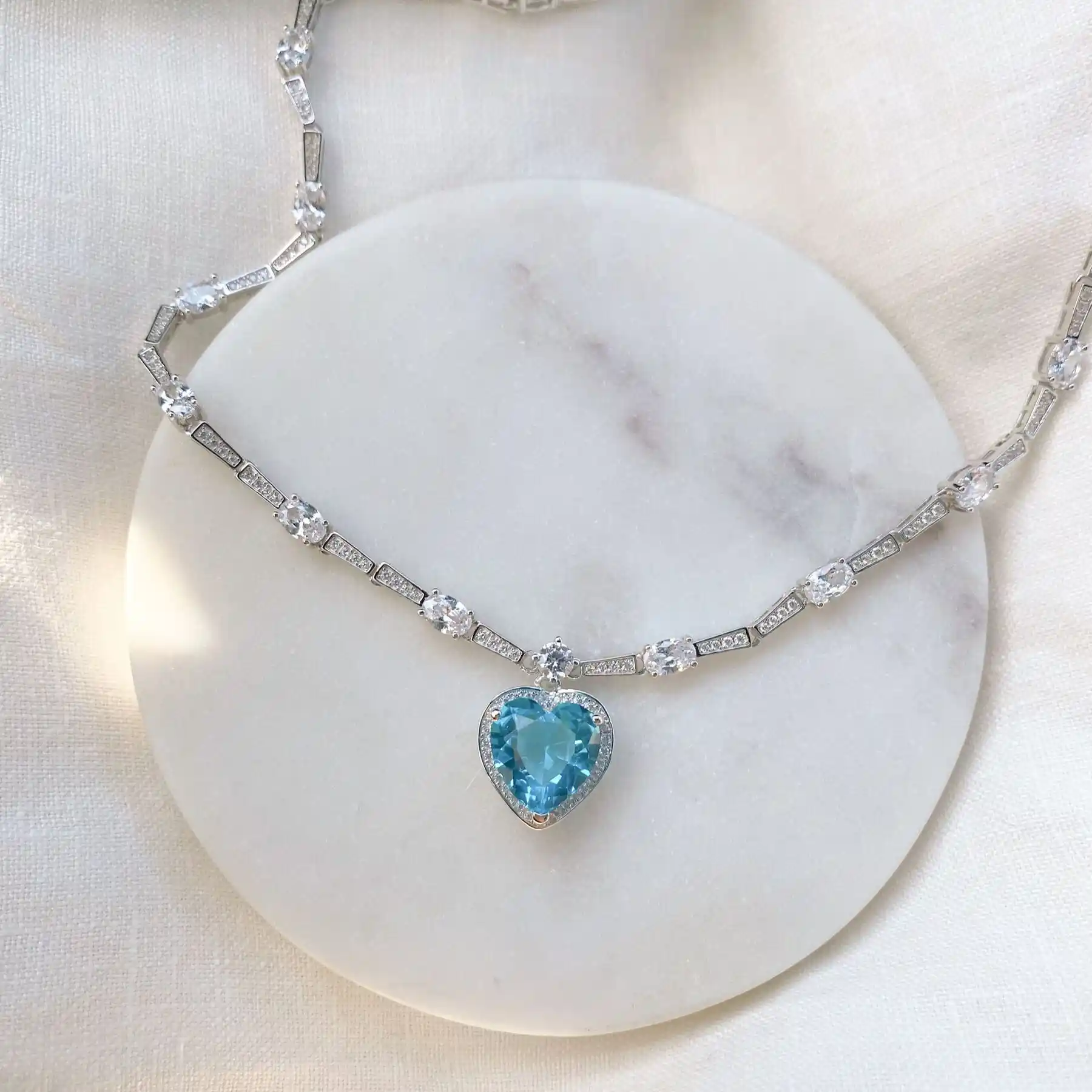 Dekorasyonda Renk ve Sembol Kullanımıyla Mekânlara Anlam Katma Rehberi