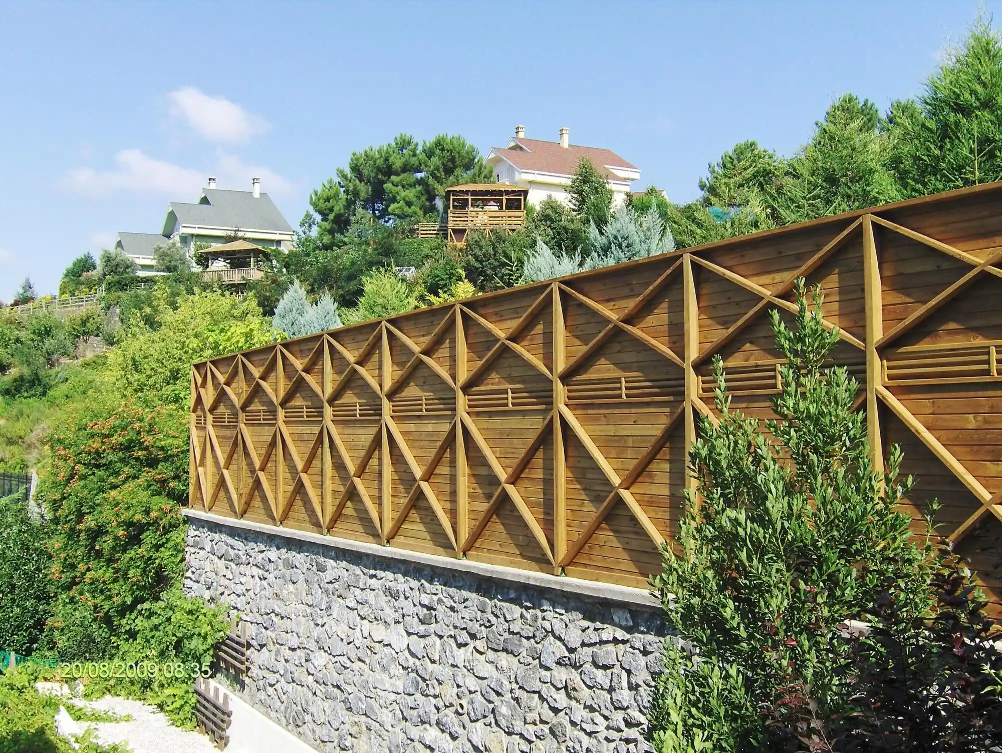 Dekorasyonda Separatörler: Mekanlara Şıklık ve Fonksiyonellik Katmanın Yolları