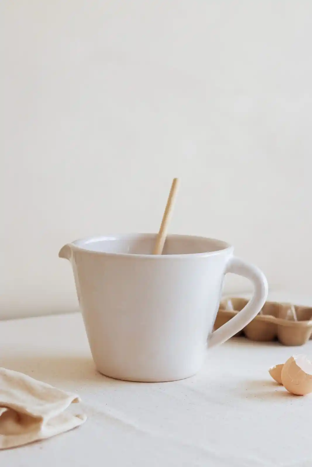 Dekorasyonda Seramik Karıştırma Kabı Kullanımının Estetik ve Fonksiyonel Önemi