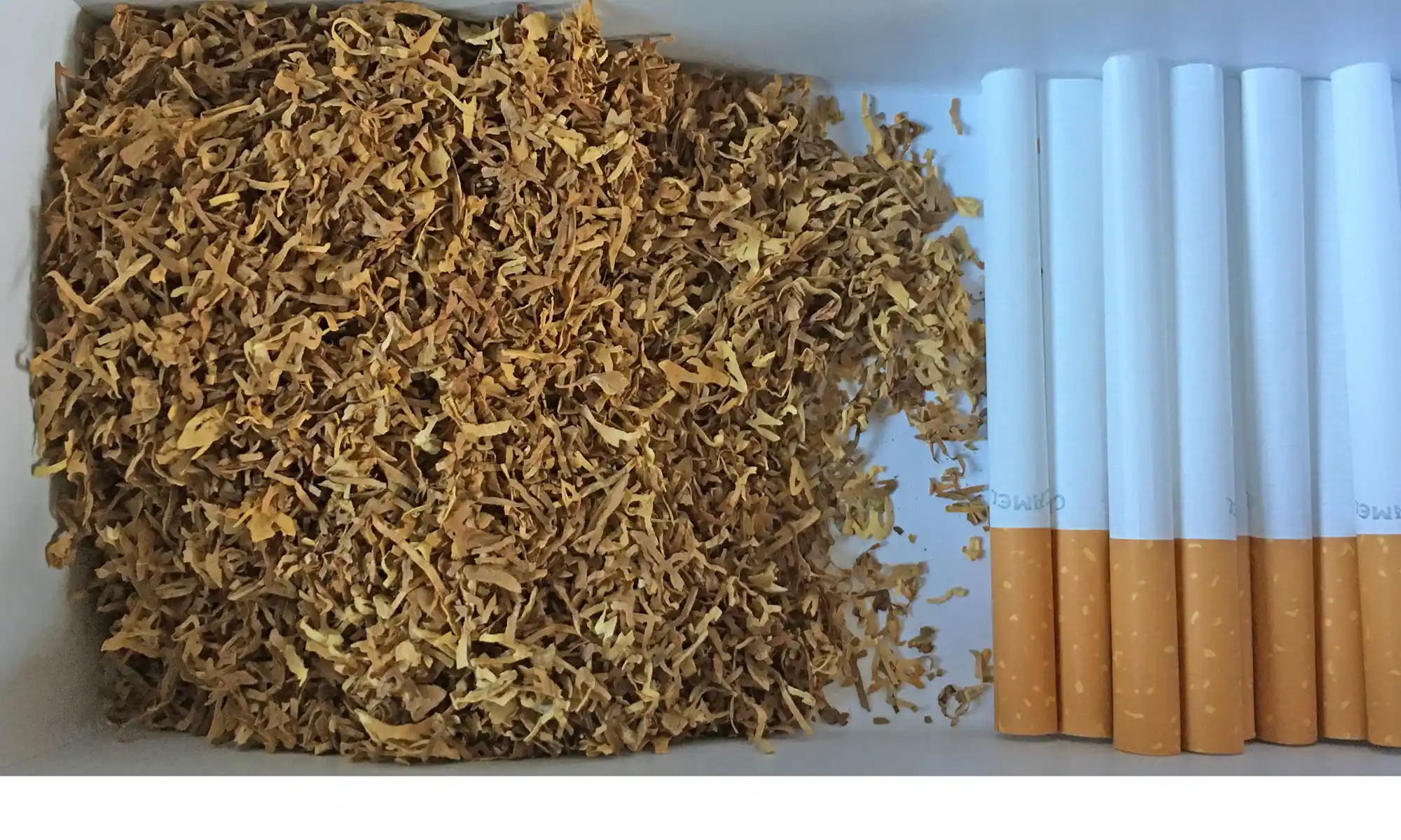 Dekorasyonda Tabak Kullanımı: Estetik ve Fonksiyonelliğin Birlikte Kullanımı