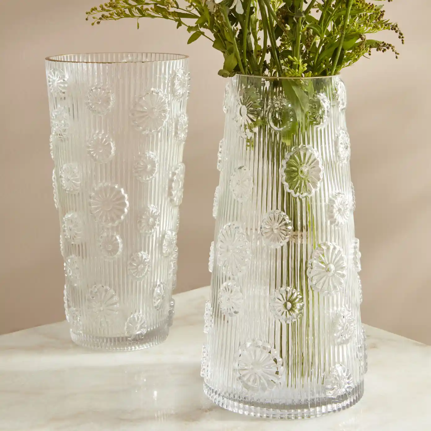 Dekorasyonda Vazoların Kullanımı ve Seçim İpuçlarıyla Mekânlara Şıklık Katma