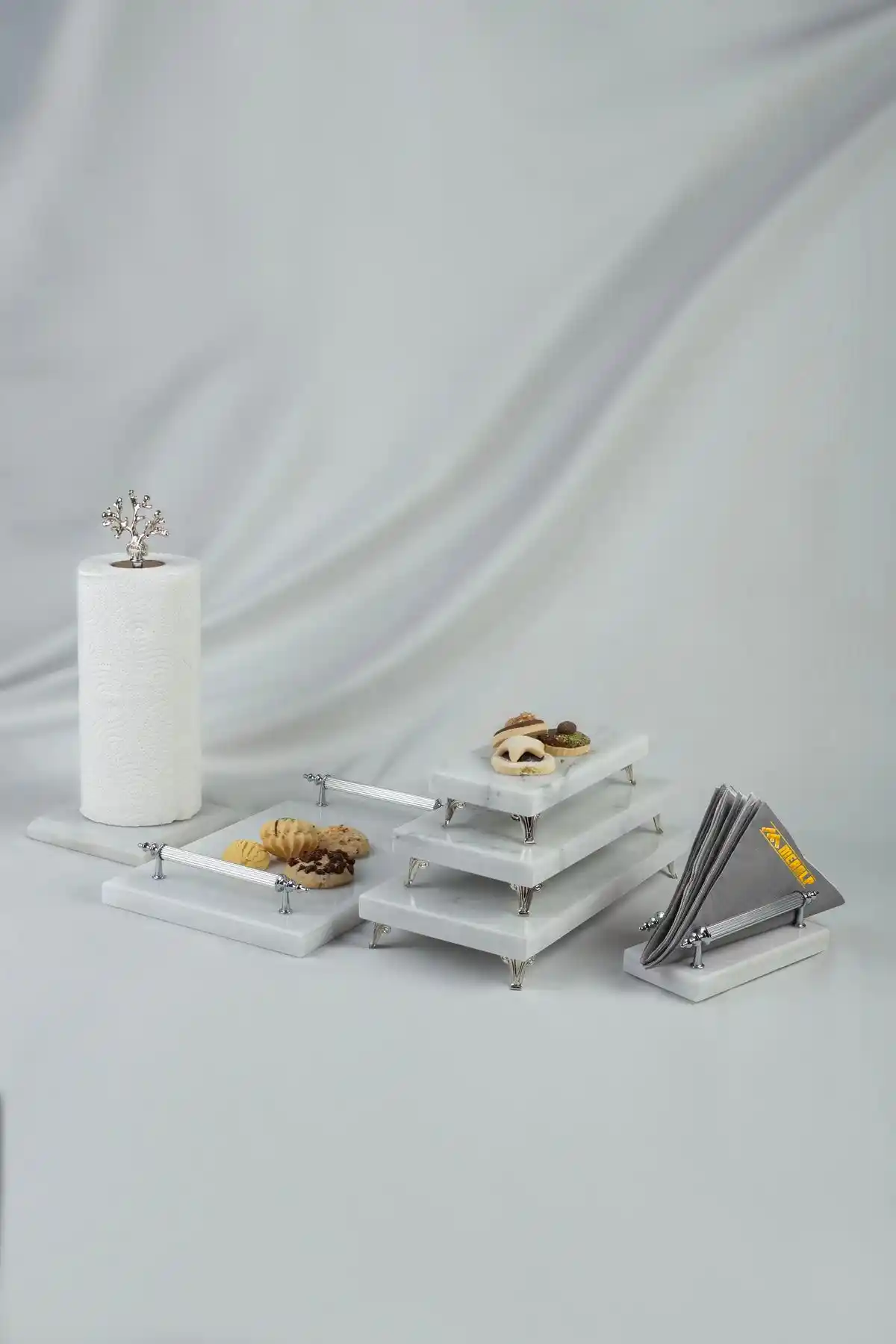 Dekorasyonda Zarafeti Yansıtan Peçetelikler: Şık ve Fonksiyonel Tasarımlar