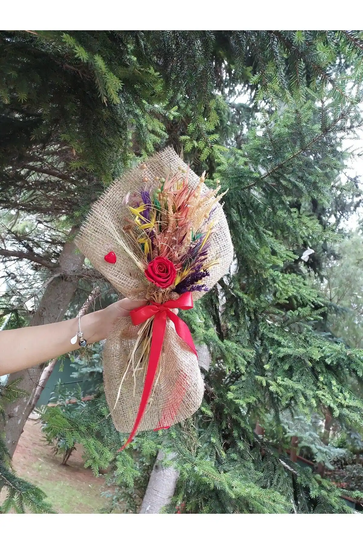 Dekorasyonda Zarif ve Şık Minik Çiçek Buketleriyle Fark Yaratın