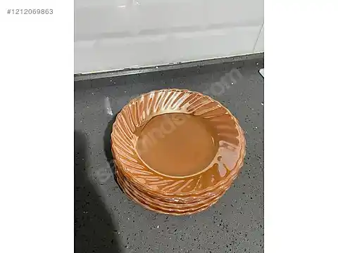 Eski Sarı Tabak Takımıyla Dekorasyonunuzu Yenileyin: Nostalji ve Şıklığın Buluşması