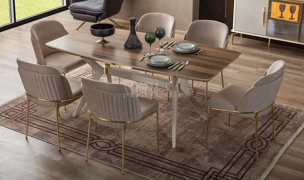 Gold Renkli Yemek Masası Dekorasyonu İçin Stil ve Uyum Rehberi