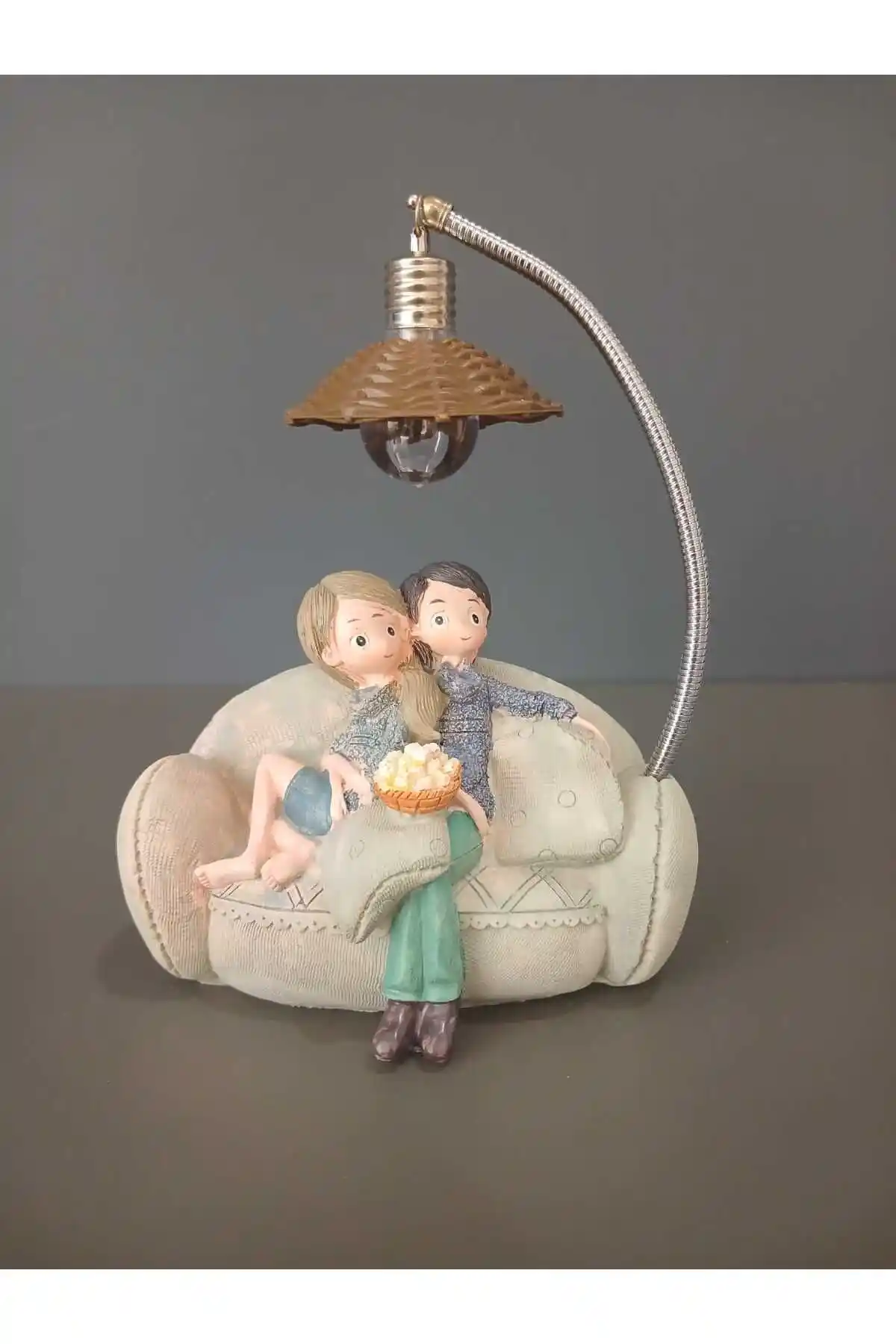 Işıklı Biblo Dekorasyonunda Parlak ve Sıcak Atmosfer Yaratma Yöntemleri