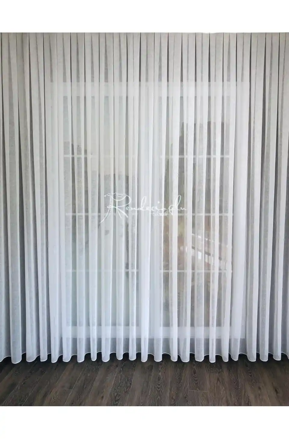 Işıltılı Simli Tül Perdeler ile İç Mekan Dekorasyonunuza Zarif Dokunuşlar Katın