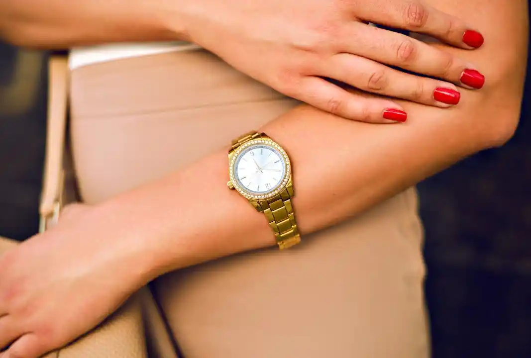 Kadınlar İçin Şık ve Zarif Saat Modelleri Dekorasyonda Kullanım İpuçlarıyla Birlikte