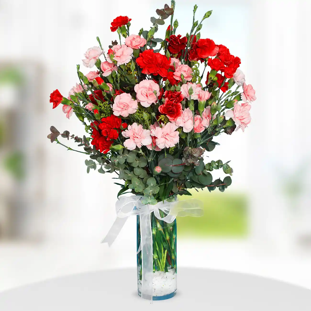 Karanfil ile Dekorasyonda Zarafet ve Anlam Katmanın Yolları