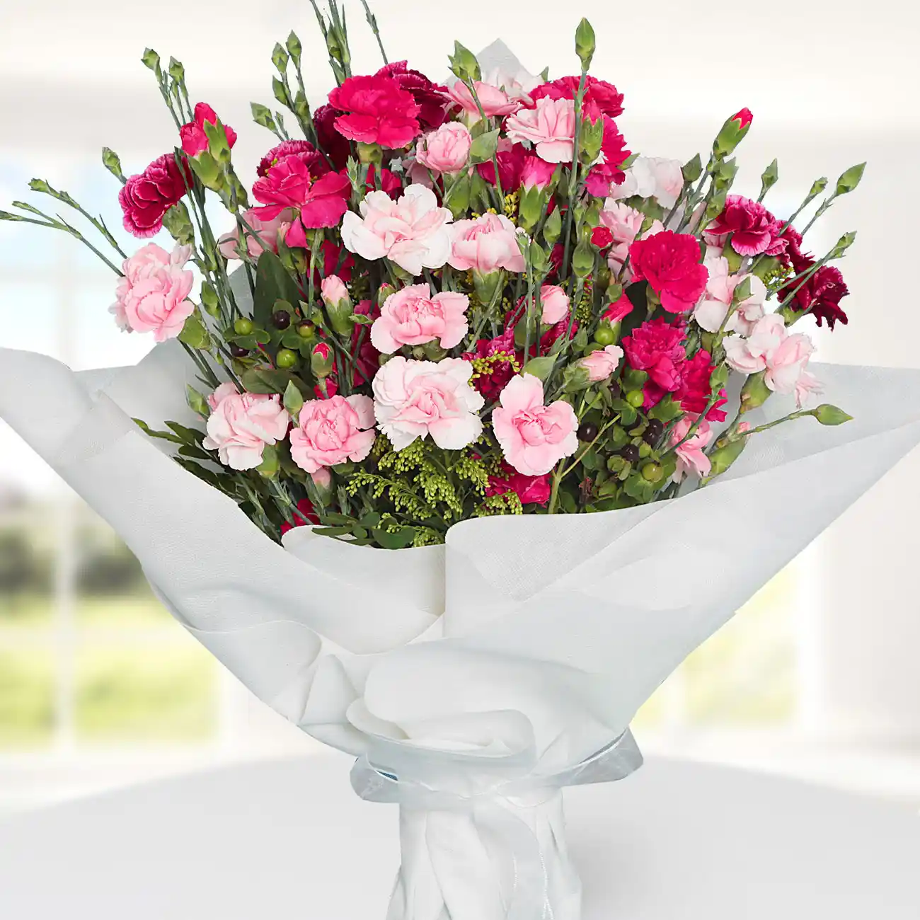 Karanfilin Dekorasyondaki Yeri ve Estetik Avantajları Hakkında Detaylı Bilgi