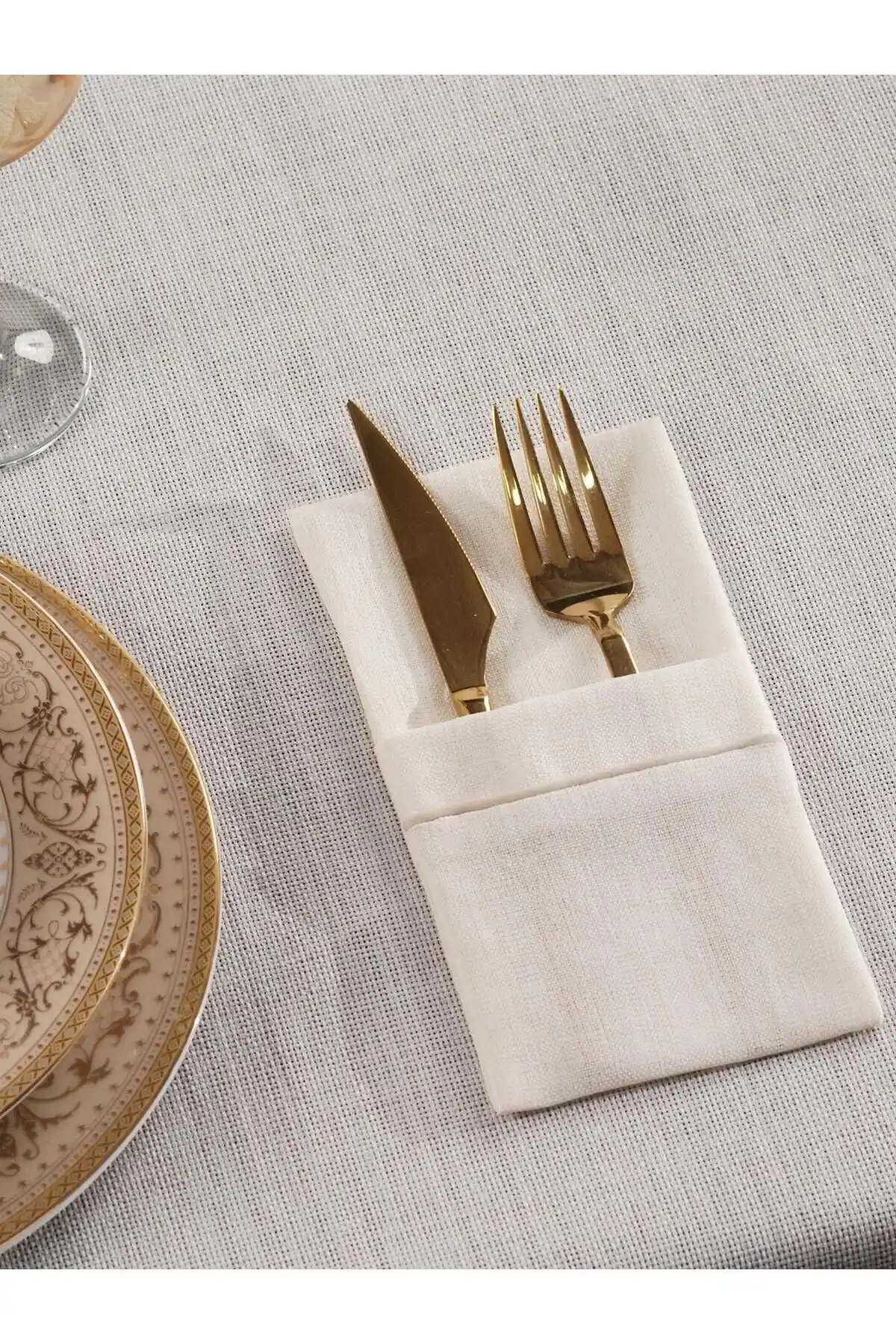 Kumaş Çatal Bıçak Kılıfları ile Sofralarınıza Şıklık Katmanın Yolları