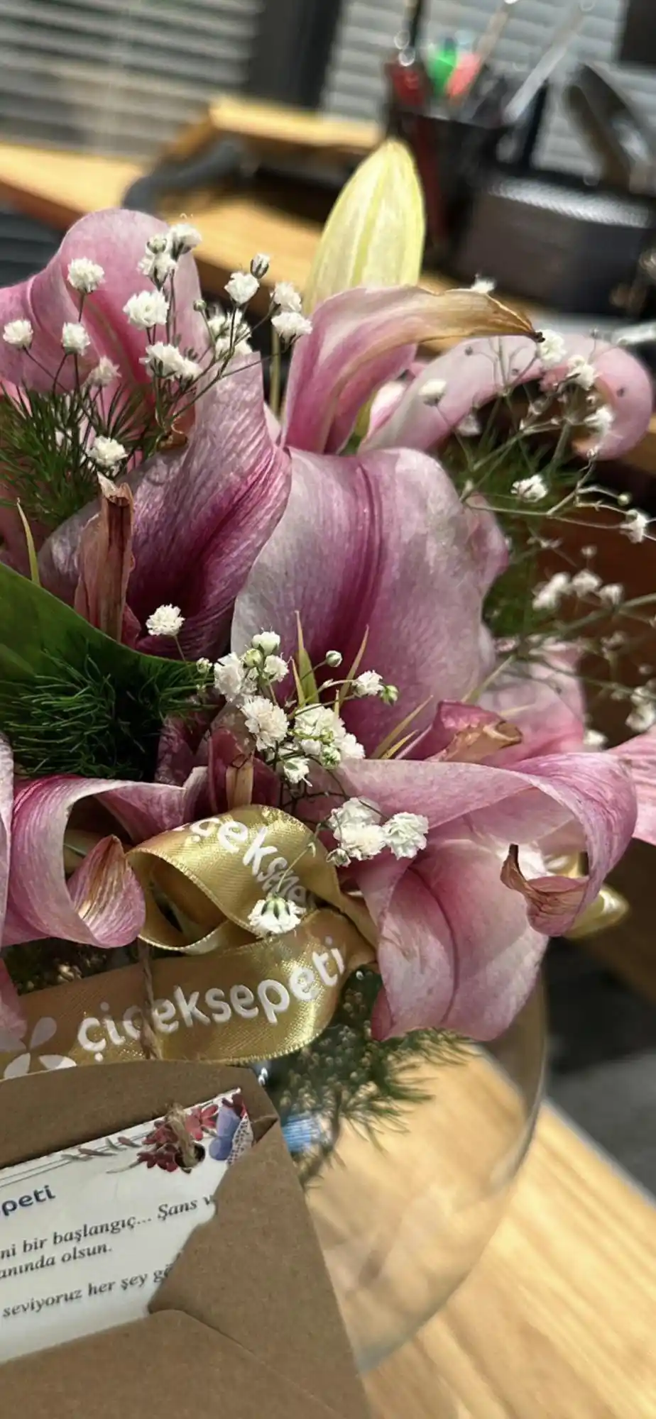 Kuru Çiçek ve Çiçek Sepetleriyle Kalıcı ve Şık Ev Dekorasyonu Rehberi