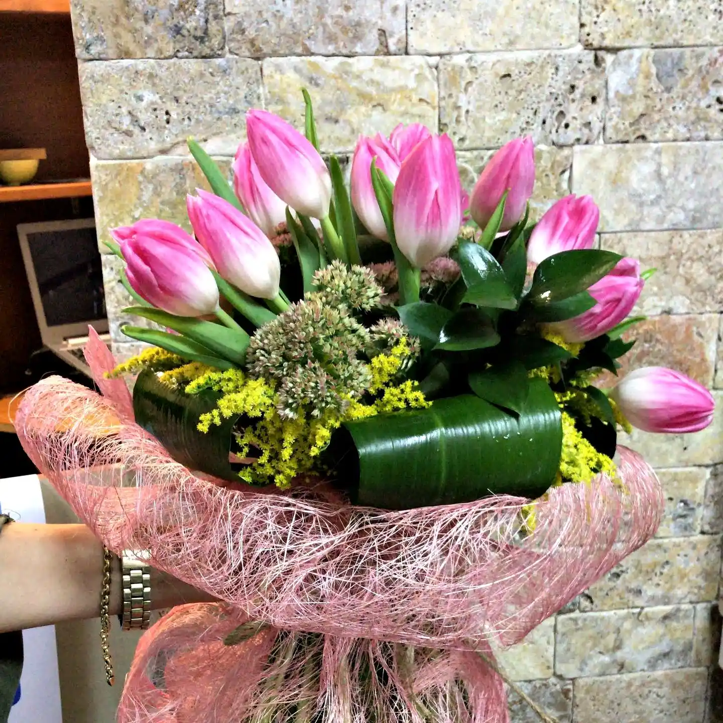 Lotus Çiçeği Buketleri Dekorasyonda Zarafet ve Huzur Yaratıcı Seçenekler