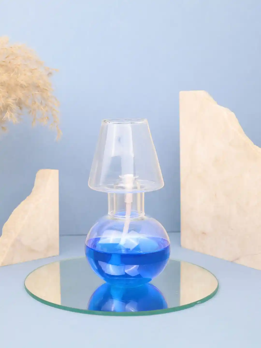 Mavi Cam Abajur ile Ev Dekorasyonunuza Modern ve Şık Dokunuşlar Ekleyin