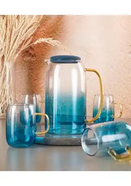 Mavi Cam Sürahi Kullanımı ve Dekorasyonda Şıklık Sağlayan İpuçları